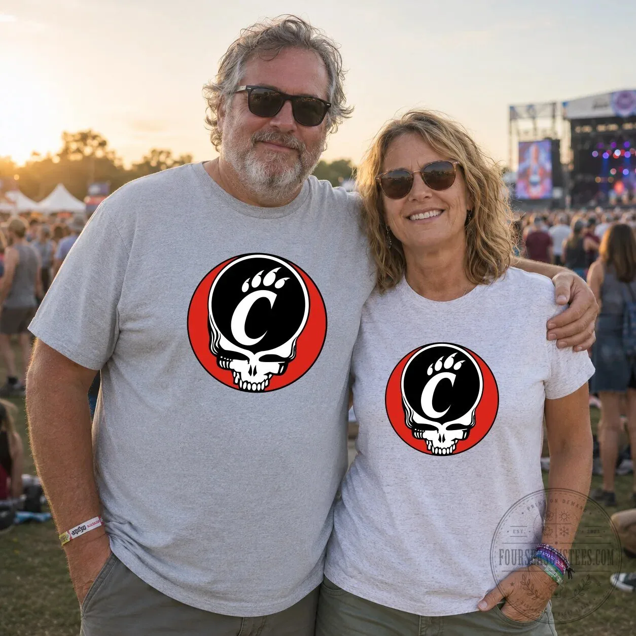 University of Cincinnati Bearcats Skull Grateful Dead Style T-Shirt